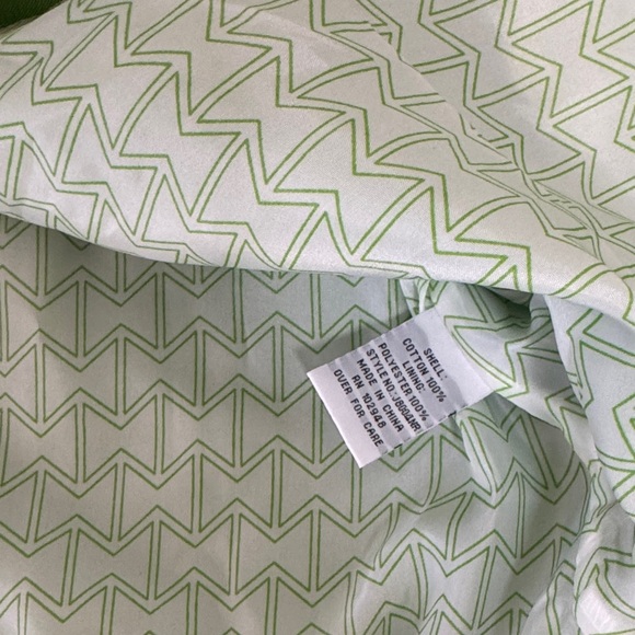 Tulle Green Trench Coat with Cream Piping - Picture 6 of 9